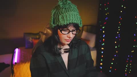 Patricia online show from 01-30-25, 12:18