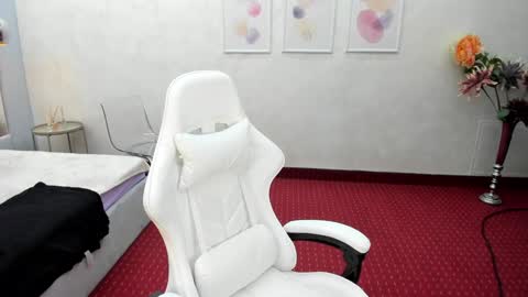 Patricia online show from 12-21-24, 01:42