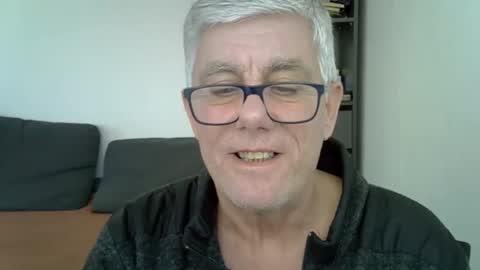 Snapshot of patrick5275 chatting on 01-07-25, 01:14 patrick5275 online show from 01-07-25, 01:14