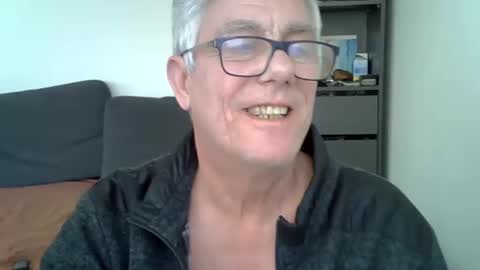 Snapshot of patrick5275 chatting on 01-27-25, 01:30 patrick5275 online show from 01-27-25, 01:30