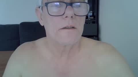 Snapshot of patrick5275 chatting on 02-10-25, 03:42 patrick5275 online show from 02-10-25, 03:42