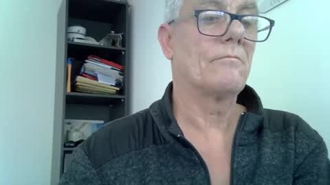Snapshot of patrick5275 chatting on 03-05-25, 02:01 patrick5275 online show from 03-05-25, 02:01