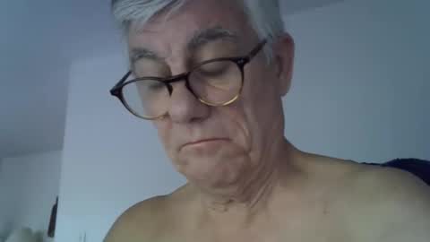 Snapshot of patrick5275 chatting on 09-16-25, 05:30 patrick5275 online show from 09-16-25, 05:30