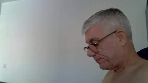 Snapshot of patrick5275 chatting on 09-17-25, 10:06 patrick5275 online show from 09-17-25, 10:06