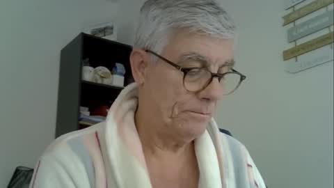 Snapshot of patrick5275 chatting on 10-14-25, 08:26 patrick5275 online show from 10-14-25, 08:26