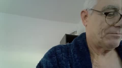 Snapshot of patrick5275 chatting on 10-15-25, 08:47 patrick5275 online show from 10-15-25, 08:47
