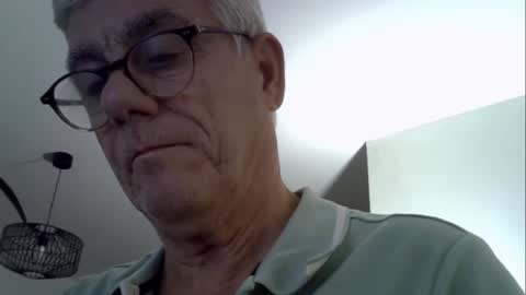 Snapshot of patrick5275 chatting on 10-20-25, 10:21 patrick5275 online show from 10-20-25, 10:21