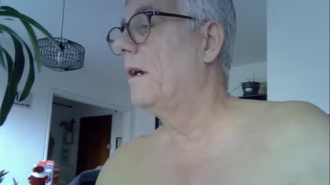 Snapshot of patrick5275 chatting on 10-26-25, 06:41 patrick5275 online show from 10-26-25, 06:41