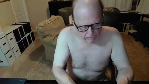 Snapshot of patrickstroking chatting on 01-05-25, 12:42 patrickstroking online show from 01-05-25, 12:42