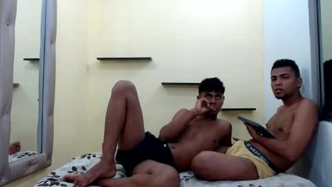 Snapshot of patrickvsnoah chatting on 07-10-26, 01:43 patrickvsnoah online show from 07-10-26, 01:43