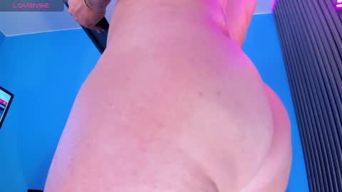 Hi  Pvt open Moans from lovense  tell me  Fav   113366 Especial level 33 online show from 12-31-24, 06:24