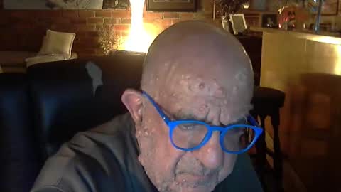 Snapshot of patvac chatting on 05-25-26, 01:39 patvac online show from 05-25-26, 01:39