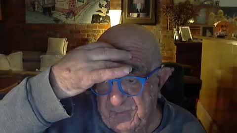 Snapshot of patvac chatting on 06-11-26, 02:59 patvac online show from 06-11-26, 02:59