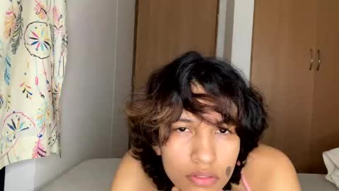 Snapshot of pau_heart chatting on 12-11-24, 05:32 Paulina online show from 12-11-24, 05:32