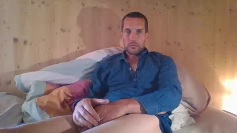 Snapshot of paueriwan chatting on 09-15-25, 01:55 paueriwan online show from 09-15-25, 01:55