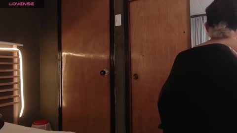 Snapshot of paul_evanss chatting on 11-15-25, 01:40 Paul online show from 11-15-25, 01:40