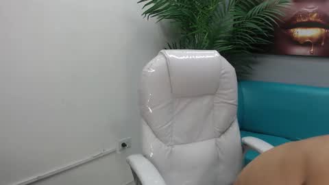 Snapshot of paul_ponce chatting on 10-16-25, 01:12 PAUL online show from 10-16-25, 01:12