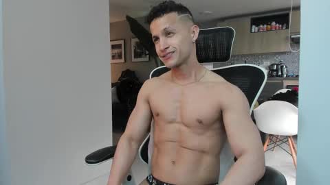 Snapshot of paul_reyborg chatting on 09-19-25, 10:43 Paul online show from 09-19-25, 10:43