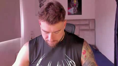 Snapshot of paul_roger chatting on 05-13-26, 04:48 PAUL ROGER online show from 05-13-26, 04:48
