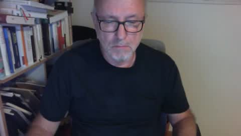 Snapshot of paul_zeiger chatting on 11-04-25, 04:39 Paul online show from 11-04-25, 04:39