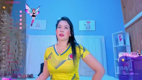 Snapshot of paula_brown18 chatting on 02-23-25, 01:21 Pau online show from 02-23-25, 01:21