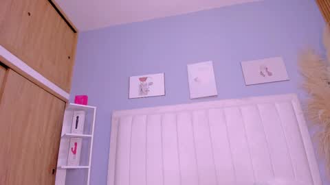 Snapshot of paula_brown18 chatting on 10-06-25, 07:00 Pau online show from 10-06-25, 07:00