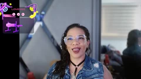 Snapshot of paula_daniela1 chatting on 11-06-25, 08:43 Paula online show from 11-06-25, 08:43