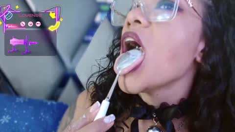 Snapshot of paula_daniela1 chatting on 11-08-25, 02:39 Paula online show from 11-08-25, 02:39