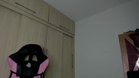 Snapshot of paula_princexxx chatting on 12-17-24, 05:29 paula princexx online show from 12-17-24, 05:29