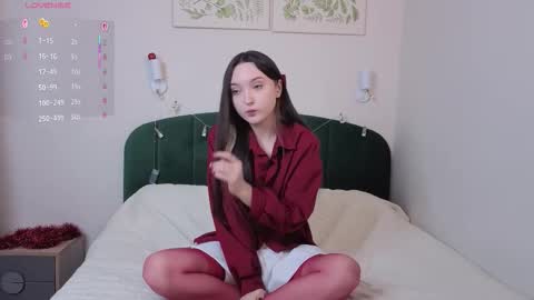 Snapshot of paulaharris chatting on 01-08-26, 01:46 Alice online show from 01-08-26, 01:46