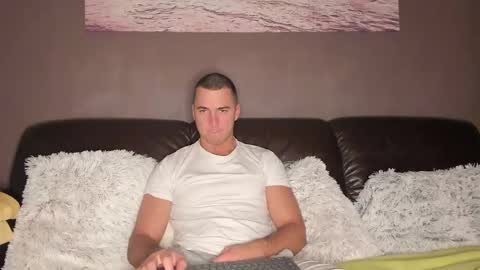 paulblack021 online show from 11-01-25, 06:21