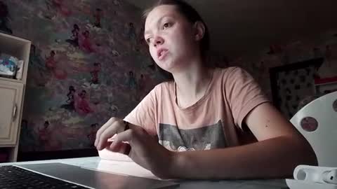 Leila online show from 07-28-26, 01:12