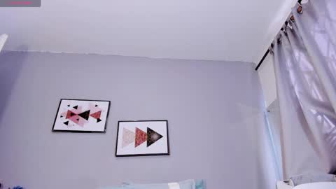 Snapshot of paulete_w chatting on 05-19-26, 02:01 Pau online show from 05-19-26, 02:01