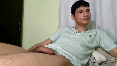 Snapshot of paulhot18 chatting on 11-05-25, 05:29 Paul Mklain online show from 11-05-25, 05:29