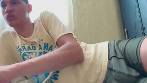 Snapshot of paulhot18 chatting on 11-16-25, 01:39 Paul Mklain online show from 11-16-25, 01:39