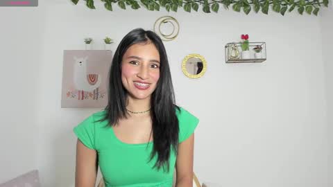 Snapshot of paulina_moons_1 chatting on 01-31-25, 08:22 paulina moos 1 online show from 01-31-25, 08:22