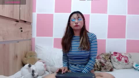 Snapshot of paulina_mosh chatting on 11-10-25, 11:53 Paulina mosh online show from 11-10-25, 11:53