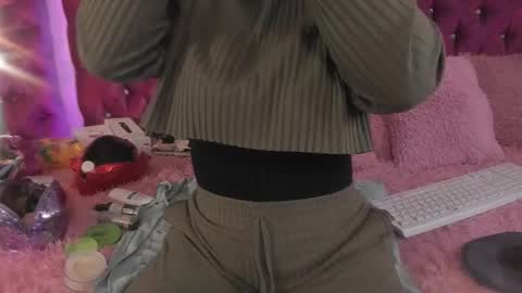 paulinabelen21 online show from 10-18-25, 04:26