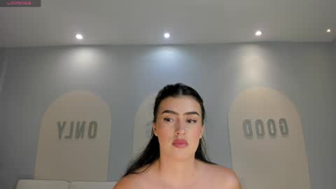 Paulina Santos  online show from 04-22-26, 07:15