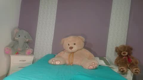 Snapshot of paulinawilliams chatting on 11-15-25, 02:35 paulina online show from 11-15-25, 02:35