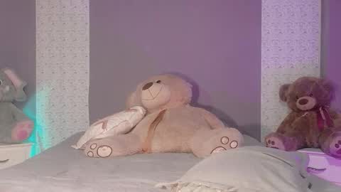 Snapshot of paulinawilliams chatting on 12-13-25, 07:53 paulina online show from 12-13-25, 07:53