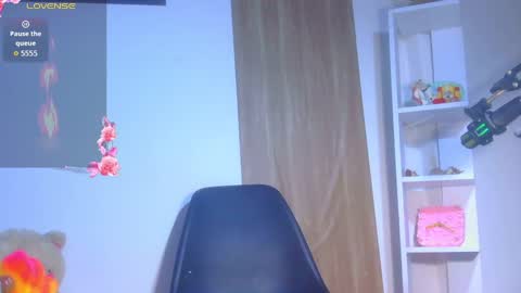 Snapshot of paulinawilliams chatting on 04-29-26, 05:41 paulina online show from 04-29-26, 05:41