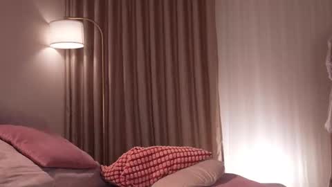 pauline_7 online show from 02-08-26, 06:11