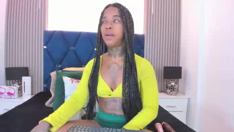 Pauline online show from 10-21-25, 01:50