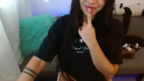 Snapshot of pauliv chatting on 04-20-26, 10:11 Paulina online show from 04-20-26, 10:11