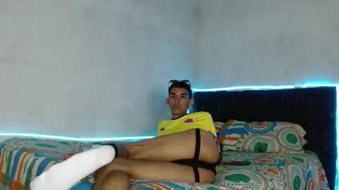 Snapshot of paulosex12 chatting on 10-17-25, 02:08 paulosex12 online show from 10-17-25, 02:08