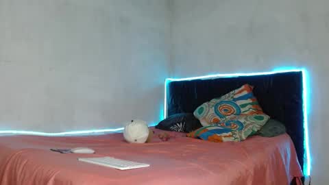 Snapshot of paulosex12 chatting on 10-21-25, 01:39 paulosex12 online show from 10-21-25, 01:39