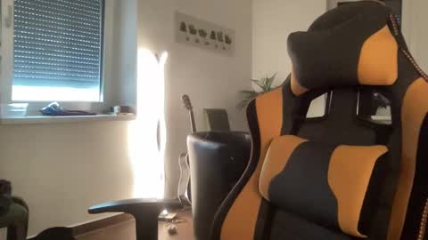 love bush online show from 09-16-25, 06:14