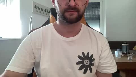 love bush online show from 10-19-25, 08:48