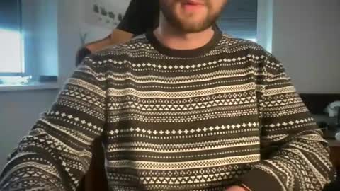 Snapshot of paulsimpsn chatting on 04-21-26, 04:23 love bush online show from 04-21-26, 04:23